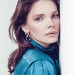 Elizaveta Boyarskaya Instagram - Дорогие мои друзья!!! И все таки, День Рождения - прекрасный праздник! Какая-то невероятная концентрация любви и внимания. И это такое счастье! Как ваши слова вдохновляют и окрыляют! Хочется любить , творить , помогать , беречь, благодарить и ценить! Спасибо вам большое! Врываюсь в свои 36 радостно и смело! Всем здоровья и добра! Пусть у нас у всех хватает терпения и мудрости думать о других , протягивать руку тем, кто нуждается в помощи, и всегда помнить, что душа должна трудиться! Так будем же множить радость и добро! Фото : @tarasovm #деньрождения #радость #36 #tousrussia #tousjewelry #touslovers