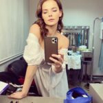 Elizaveta Boyarskaya Instagram - Елена Андреевна в мыслях о лесничестве)) «Дядя Ваня», Театр Наций. #дядяваня #театрнаций #чехов #еленаандреевна