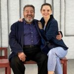 Elizaveta Boyarskaya Instagram - Не стало нашего учителя , выдающегося педагога Валерия Николаевича Галендеева. Вчера мы играли «Дядю Ваню», первый раз без Вас. Валерия Николаевича могло не быть в театре , но его голос , как камертон , всегда звучал в нас. Растерянность. Пустота. Осиротели. На сцене артисты нескольких поколений и все мы - его ученики, его дети. Валерий Николаевич , родной! Совершенно непонятно , как теперь без Вас. Я попала под Ваше заботливое крыло в 16 лет, самые сложные первые шаги в профессии рядом с Вами, все взлеты и падения, отчаяние и радость. Вы всегда держали за руку. Вы всегда были требовательны и бескомпромиссны. Мы барахтались, отчаивались, злились, запутывались. Вы терпеливо ждали, когда мы самостоятельно нащупаем глубину, смысл, и, когда получалось, - каким каждый раз это было счастьем и великим открытием. Мы испытывали священный ужас перед Вашей строгостью и млели от Вашей нежности. Вы всегда верили в нас и гордились нашими успехами. Вы запрещали трепаться, потому что СЛОВО всегда имеет вес, силу, смысл. Вы учили нас, глядя в текст, видеть не буквы или рифмы, а целые миры, пространства, цивилизации, мифологии, судьбы , исторические эпохи, политические потрясения, учили разгадывать послания автора, его отношение, считывать чувственность звукового образа и смаковать фонетику текста. Вы навсегда дали понять, какой серьезной, важной и сложной профессией мы занимаемся. Вы давали бесценные уроки жизни, мы сотканы из Ваших мыслей и слов. Вы всегда были и будете ориентиром : «а как бы сказал Валерий Николаевич, а что бы он подумал, как поступил». Но как у Вас, ни у кого из нас не получится, потому что нам до Вас не дотянуться, но мы всегда очень старались и будем стараться. Спасибо Вам за любовь, терпение и силы, которые Вы тратили на каждого из нас. А нас сотни. Значит у Вас бездонное сердце и самая щедрая, добрая душа. Спасибо Вам за все, любимый, родной! Как же хочется обнять Вас, услышать Ваш нежный, бархатный голос, услышать острую шутку. Вас нет, но Вы есть. Вы в каждом из нас и сколько хватит сил передавать Ваш свет, мы будем это делать. Я Вас очень люблю и всегда буду помнить! До встречи. Ваша Лизочка.