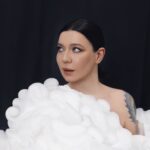 Elizaveta Ivantsiv Instagram – Про каждую песню в альбоме «Без обид» я могу сказать, что там что-то простое и важное мною спрятано. Как милые записки, написанные на клочке бумаги от руки, которые мы прячем по карманам, чтобы кто-то особенный улыбнулся❤️
В «Космосе» есть надежда на лучшее, которая так сильно была мне нужна в тот момент. И, кстати, кое-что из загаданного уже сбылось)) «Моя звезда» — одна из тех волшебных песен, которые на концертах звучат редко, но почему-то каждый раз вызывают неожиданно бурную реакцию. «Маленькие люди» исповедь наизнанку. Что-то, чем делюсь и правда редко. 

Нежно люблю «Без обид». Мой неочевидный тихий альбом. Сегодня ему ровно два года — впервые за долгое время что-то из него послушала. Предлагаю и вам. Что-то из этих песен стало вашим секретиком?💌

prod & ph: @8crk
muah: @s_shayda
style: @6shelest
look: @nikolaikrasnikov_stl @thevowbrand
