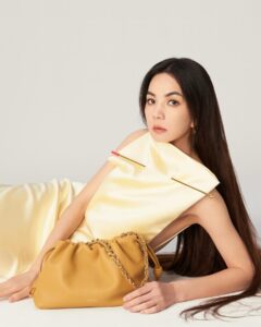Ella Chen Jia Hua Instagram - How you like this? #LOEWE #LOEWEflamenco @loewe