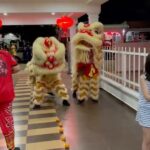 Ella Chen Jia Hua Instagram - 來跟大家拜年囉 🧨新年快樂🧨 #趕場的過年 #飛機高鐵摩托車通通用上 #長袖背心冬天夏天通通穿上 #肚子快爆炸 #旺啊發啊 #解接的過年還在繼續