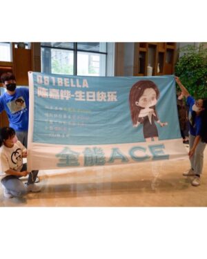 Ella Chen Jia Hua Instagram - 謝謝大家的生日祝福
今年切了好多次蛋糕
被你們滿滿的愛包圍
是多麼的幸福與美好
今天要繼續乘風錄製
跟各位姐姐們一起過啦

感謝我永遠的好姐妹
知道我今天要工作
特地提早幫我慶生
還有風沙星辰 永遠相伴的你們
從機場 到酒店 再到機場
再到酒店出發宿舍
各種的創意慶生儀式
謝謝你們無比的貼心

祝願大家
健康平安 開心的活著
Love you all ❤️

PS: 影片開聲音，聽我老婆爽朗的笑聲😆
