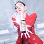 Ella Chen Jia Hua Instagram - ～勁編 Dr. Wu美肌特務，解接出任務啦！ 這次為世間女子尋找煥回年輕的秘密武器 @drwu_skincare 超A POWER：只要一滴 煥顏新生，讓妳的肌膚更緊緻更水嫩❤️