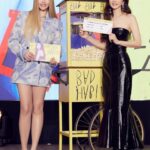 Ella Chen Jia Hua Instagram – 時隔九年
再次踏上了這個開了不知道幾次記者會的場地
好多回憶湧上心頭🥹
很感動想哭，但又覺得自己不用太感性😜

發新專輯在我職業生涯中是很常有的事
但這是我個人第二張專輯
也是我參與最多製作過程的一張專輯
小時候的我
很習慣照著大人的安排和路徑前進
現在我變成了大人
但我並不是什麼都會的大人
我不像你們想像的那麼優秀
我有很多不會的事
我會懷疑自己
總覺得自己沒那麼好
所以過程中
真的很多峰迴路轉
幸運的是
這張專輯裡出現的專業人士們 
他們願意陪我一起完成
包容我、肯定我
給我很大的信心
讓我在錄音的過程中
一直被療癒著
謝謝君豪 @howe_howe_howe 
謝謝葛大 @lyricist.dk 

我想把這樣的感覺跟你們分享
希望你們可以透過這張專輯不管是哪一首歌
都可以找到共鳴 得到安慰 得到療癒
期待你們聽完整張專輯的分享
而解接的宣傳期開跑囉
希望透過各種方式
好好的跟你們聊聊
交換能量🥰

到目前為止要感謝的人實在太多

謝謝A-Lin @lulin168 , 一直都好喜歡你的歌聲，我的常聽歌單裡也都有你的歌，雖然我們沒同台演出過，但能夠和你一起乘風，我就感覺很幸福了❤️謝謝你特地來支持，真的很感動，期待我們有機會可以一起表演，來個屬於我們的舞台😘

謝謝寶姐 @bowie0221 ，很珍惜我們之間的緣份和情誼，謝謝你接下這個對我而言很重要的事，今天真的很感恩是你站在我身邊陪我完成🥰❤️愛你❤️

未完待續

#BADHABITS