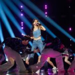 Ella Chen Jia Hua Instagram - 限量辣版，即將絕版 一起蹦起來 週末愉快！ #來個蹦蹦