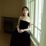 Ella Chen Jia Hua Instagram - ~勁編 美麗佳人 @marieclairetw May 5月號封面 Ella陳嘉樺：「相信生命、相信宇宙的能量；好好愛自己、好好跟自我相處，我們都是100分的人。」 「成為一個人就已經是生命最大的挑戰，我們人生每一刻都在挑戰，因此也不要太苛刻自己。」 「多元身份轉換，真的沒有訣竅可言，把握現下此時此刻，認認真真去感受。」 「相信自己，也相信身邊的人；相信生命、相信宇宙的能量，對於一切都秉持簡單純粹的信念去相信，才會推動著自己往前進。」 #marieclairetw #cover