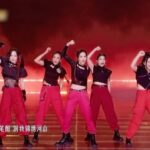 Ella Chen Jia Hua Instagram - 隊員們 最美山河圖！我們做到了！ 雖然過程很辛苦 但有你們的陪伴很幸福！ #龚琳娜 徐懷鈺 @yuki_hsu 陳意涵 @chenyihan1112 #張嘉倪 🔗《山河圖》舞台連結看限動 #乘風2023