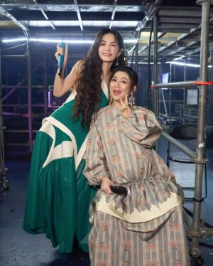 Ella Chen Jia Hua Instagram - 永遠愛你們❤️

@isseymiyakeofficial  #isseymiyake