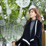 Ella Chen Jia Hua Instagram - Christmas vibe🎄 禮物準備好了嗎？ #Christianlouboutin @louboutinworld