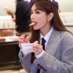 Ella Chen Jia Hua Instagram - GUCCI Party Time 今天要來點耶誕味，有聞到嗎？ #Gucci @gucci