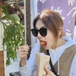 Ella Chen Jia Hua Instagram - 週日繼續玩花蓮～ 最懂炸蛋的地方～🍳 解接最愛會流出的食物 一次收下各式炸彈美食：https://youtu.be/l-7B9OJDt-g 吃喝過程 突如其來的點餐考驗 逼誰啊～ 農場騎馬、海邊疊石頭 一家三口度過快樂時光👨‍👩‍👦 🔗Vlog YT連結看限動 #炸蛋美食 #必收口袋名單 #在地美食