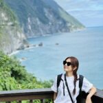Ella Chen Jia Hua Instagram - 花蓮 解接來了～ 太魯閣 太美了！ 此生必訪美景⛰️🌳🌿 解接玩給你看：https://youtu.be/y0ujOBF-5cg 勁寶掌鏡拍攝太有愛💓 是趟幸福美滿小旅行～ 🔗Vlog YT連結看限動 #布洛灣吊橋 #砂卡礑步道 #太魯閣美景