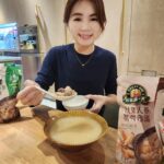 Ella Chen Jia Hua Instagram - 大閘蟹時間！最會吃蟹的女子在此！ 冷冷的天氣，配上一碗暖暖的熱湯，幸福啊❤️ 解接要來一碗秋栗人蔘無骨雞湯 勁寶愛香草羅宋牛腱燉湯 解孵愛南洋肉骨茶豬腱燉湯 滿足一家人口味 #得意的一天 #有料熬鮮湯 #真材實料燉煮 #可快速上桌