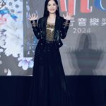 Ella Chen Jia Hua Instagram - 感謝Hit Fm的邀請 恭喜2024 hito流行音樂獎的所有入圍者 5.25頒獎典禮，來點特別的💙🌶️😏 #每週三晚9點限定版EllaRadioShow #首期嘉賓魏如萱Waa #下一期是誰 #BADHABITS @ralphlauren #RalphLauren #RLCollection