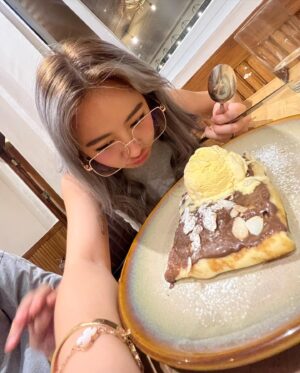 Ella Cruz Instagram - Life recently~ no filter 🍃🐾💪🏻🍨