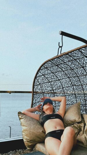 Ella Cruz Instagram - Sun-kissed days and family dives in Batangas ☀️🌊 Celebrated Mama's birthday 🤍 a trip with fam will always be full of love and laughters 🤗 #batangas #familytime 

📍 @starboarddivingresort