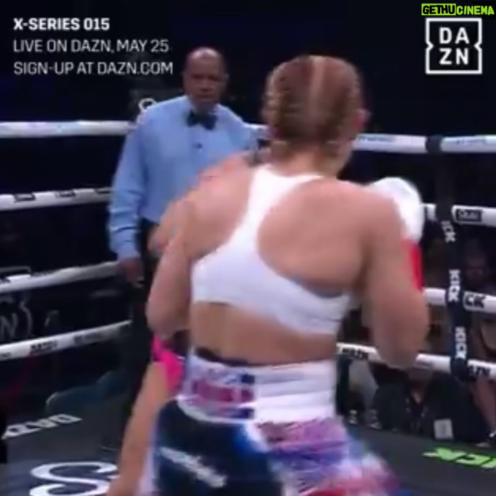 Elle Brooke Instagram - Proud is an understatement…🥹 the work this woman @thedumbledong has put into her boxing in the last two years showed again lastnight, she is never shy of a challenge and actually wants to challenge herself and lastnight she showed she belongs in there against a veteran of combat sports. Only her 6th fight and just improves massively each fight. Big shoutout to Tibbs and the whole team also 🫶🏼 I can’t wait to see what the future holds for my Twinnie #BabyBomber love you ❤️ #BrookVanZant #MF #MisfitsBoxing #Boxing #ElleBrook #EbanieBridges #Champ #Sisters #Bombers #Twinny #Love