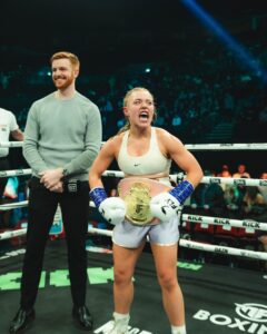 Elle Brooke Instagram - I feel on top of the world 🥊 Thank you to everyone for their support 🫶🏻