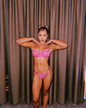 Elle Brooke Instagram - Cute or scary?