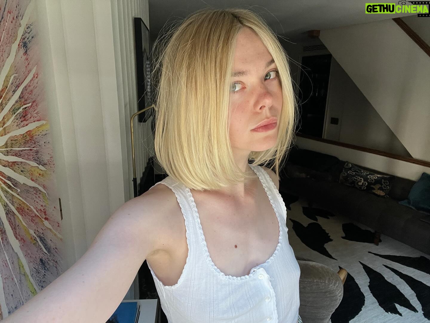 Elle Fanning - 472.2K Likes - ✂️🌼✂️🌼✂️