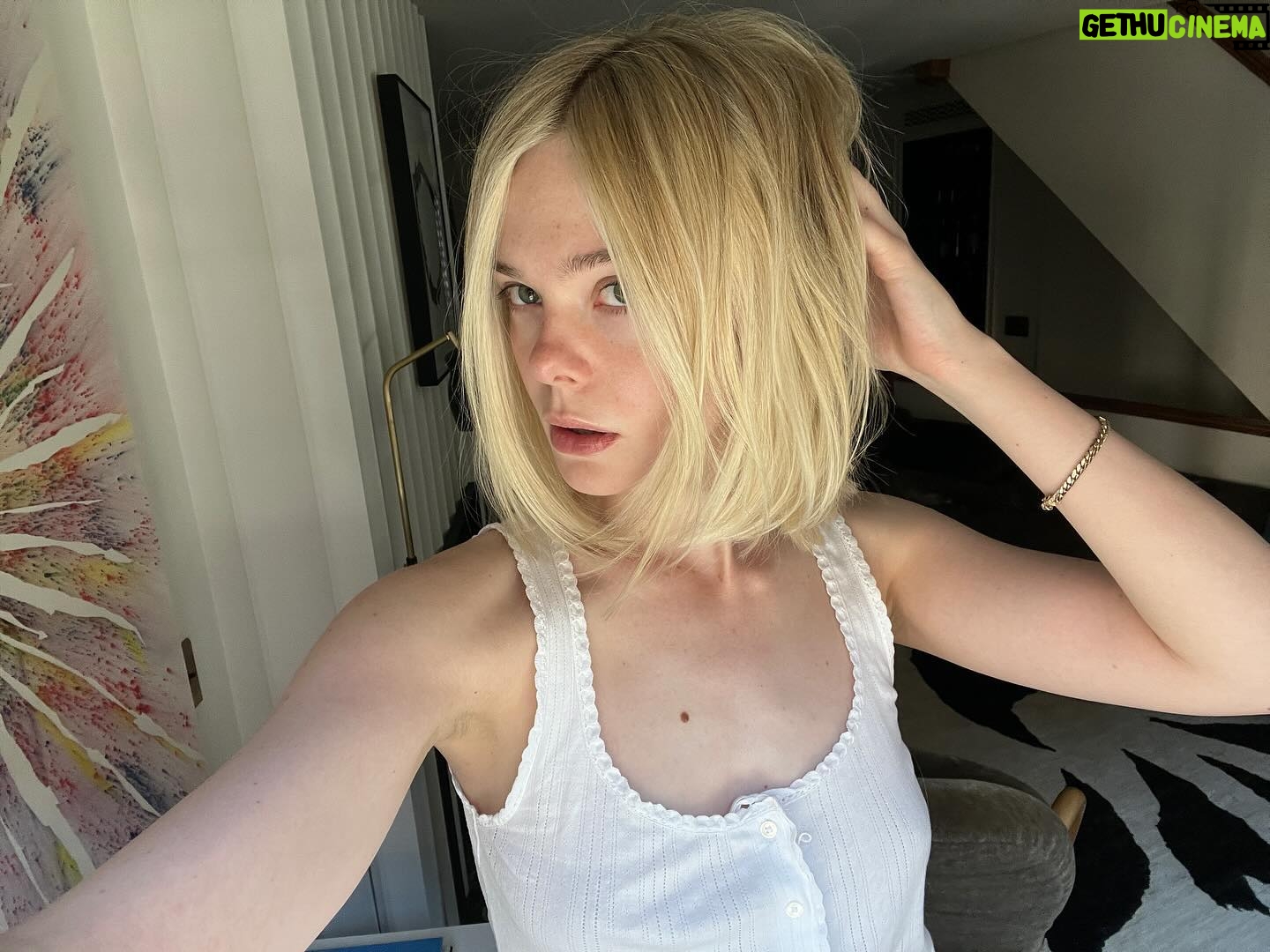 Elle Fanning - 472.2K Likes - ✂️🌼✂️🌼✂️