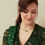Elli AvrRam Instagram – She’s Evergreen🕊️🎻

Dressed in @neeta_lulla @houseofneetalulla 
Hair & Makeup by @fab_beauty___ 
Photographer @mayur_butwani 
#elliavrram #yourstruly #evergreen