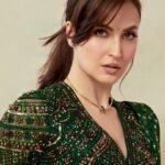 Elli AvrRam Instagram – She’s Evergreen🕊️🎻

Dressed in @neeta_lulla @houseofneetalulla 
Hair & Makeup by @fab_beauty___ 
Photographer @mayur_butwani 
#elliavrram #yourstruly #evergreen