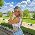 Ellie Brown Instagram - Lil sun series 🌞