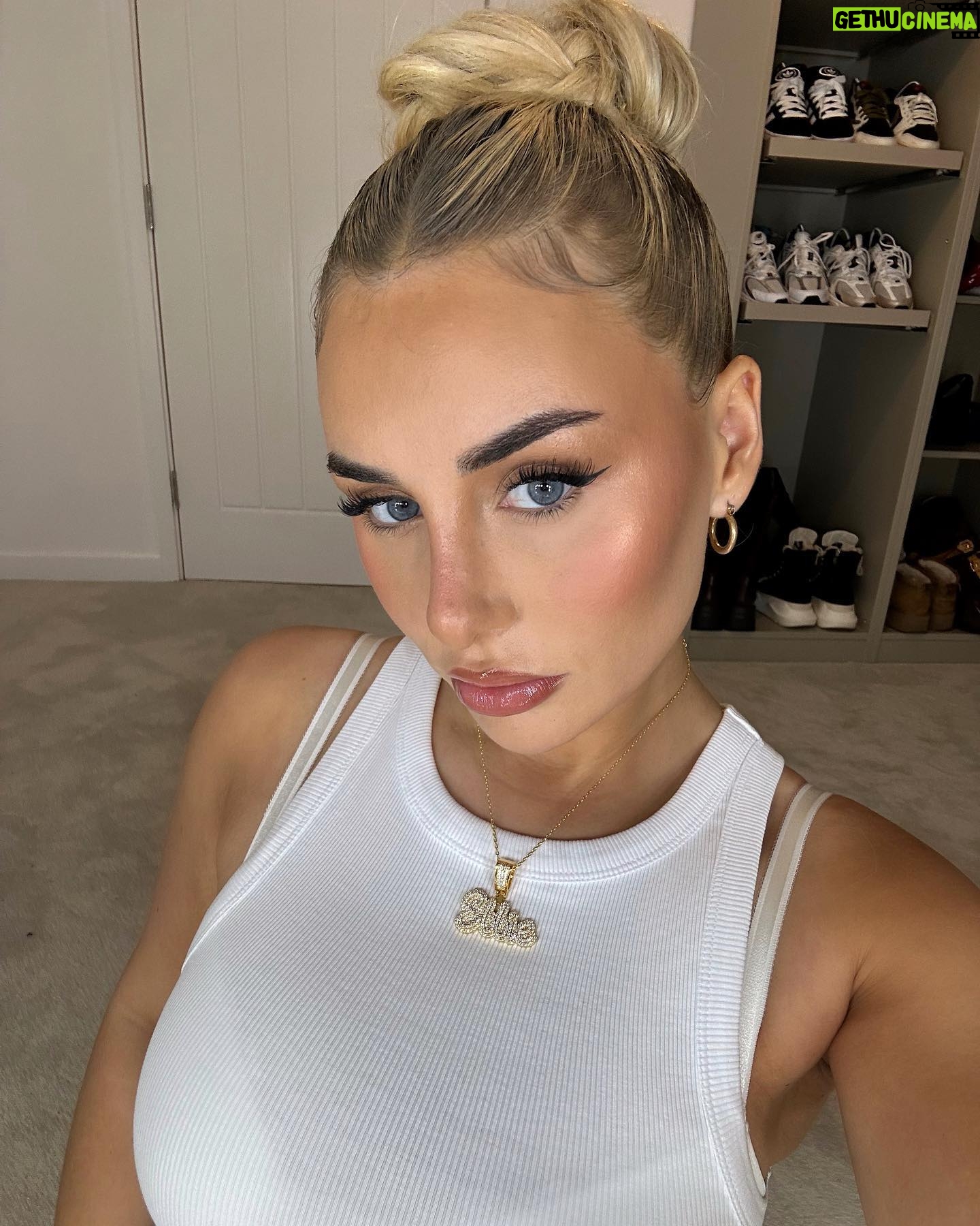 Ellie Brown Instagram - Full fit @cernucci Black Friday sale 🖤 #ad