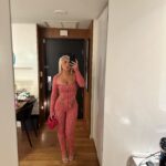Ellie Brown Instagram - Strip clubs and dollar bills