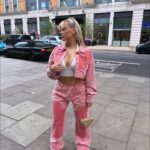Ellie Brown Instagram - Doin things my bestie loves with my bestie 🥊💕 @kazcrossley