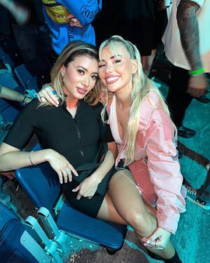 Ellie Brown Instagram - Doin things my bestie loves with my bestie 🥊💕 @kazcrossley