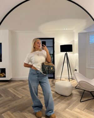Ellie Brown Instagram - Recently 🤍