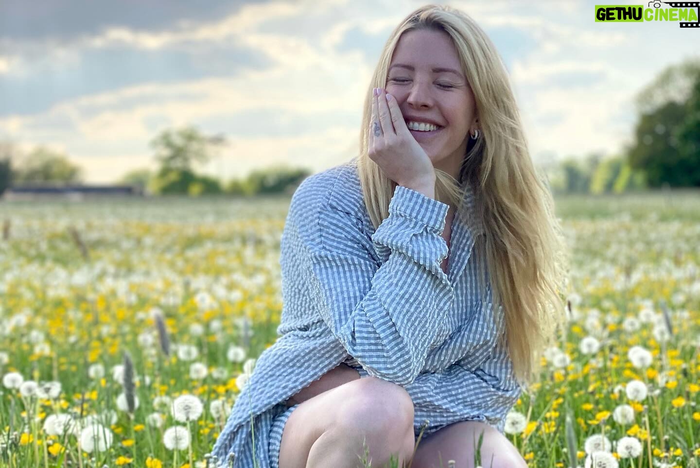 Ellie Goulding Instagram - There is soooo much I could say today about our precious planet 🌍 but I want to say this, simply…. our survival depends on whether or not we decide to put nature first and protect biodiversity. There is nothing more important because everything is connected- if one thing in the cycle is broken, everything breaks with it- whether a decline in bees or fish, degraded soils from unsustainable farming (we need healthy soils for food!!) or plastic choking up our oceans. It is all one massive chain- and we won’t be able to escape the consequences of pretending we can just go on without addressing everything we have already put at risk 🥴🥴🥴 Ending our reliance on fossil fuels is a good start (Governments and people who have the opportunity to invest in Green Energy ENTER THE CHAT NOW PLZ) Changing the way we think about fashion and our addiction to new clothes would be another one (where the hell do I start with this- please Google the environmental implications of fashion 🤢) So would making small changes to our diet and eating a little bit less meat (a sickening amount of deforestation to clear for grazing etc and that’s just the beginning) Nature sustains us and keeps us alive but doesn’t have a voice. So we have so speak up for it today and every day. Thank YOU for all that you already do for our Planet. Happy #EarthDay 🌲🌳🍄🌾🌻🌸🌎