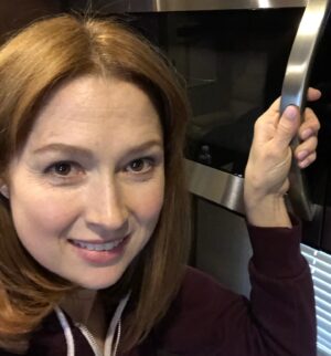 Ellie Kemper Instagram - “Self-Reflection, or, a dummy taking pictures of herself in her trailer on the set of Untitled Home Alone movie”