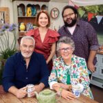 Ellie Kemper Instagram - Well well what have we here? A merry group of new best friends casually exchanging recipes of poppy seed strudel and lemon macaron?! HONORED to co-host The Great American Baking Show with the incomparable #ZachCherry and to join icons @prueleith @paul.hollywood in the most famous tent on the planet!!! Streaming on @therokuchannel in 2023 🍰 🥧 🍪 ⛺️