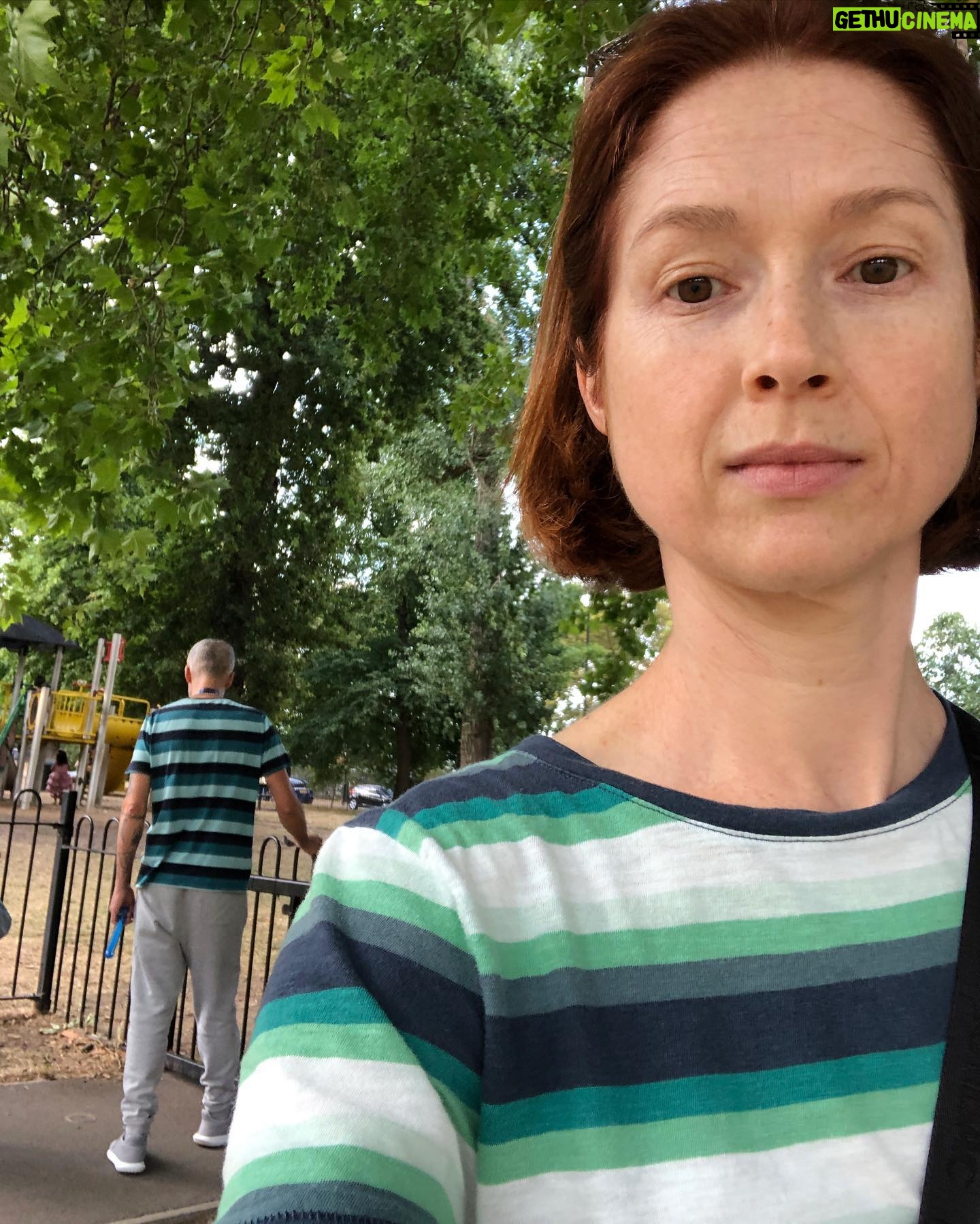 Ellie Kemper Instagram - GABS Dump 2!!! This time WITH the Great American Bakers 🥧❤️💯 @therokuchannel #GreatAmericanBakingShow
