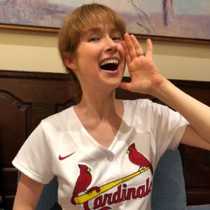 Ellie Kemper Instagram - Posing for my #MLB cutout, I seem to have forgotten how a person sits at a baseball game