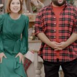 Ellie Kemper Instagram - You knew it was just a matter of time, dear! The Great American Baking Show: Celebrity Holiday Special premieres Dec 2 on @therokuchannel! I’m hosting, not baking, don’t worry 🎂🎂🎂 #AmericanBakingShow
