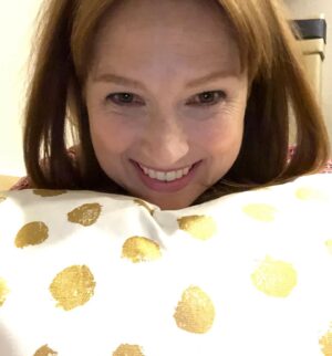 Ellie Kemper Instagram - “Self-Reflection, or, a dummy taking pictures of herself in her trailer on the set of Untitled Home Alone movie”