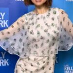 Ellie Kemper Instagram - Things got crazy at @livekellyandmark this morning!! Happy 27th Anniversary to the sweetest and best-looking couple in America 💕💕 And be sure to watch #GreatAmericanBakingShow this Friday on @therokuchannel!