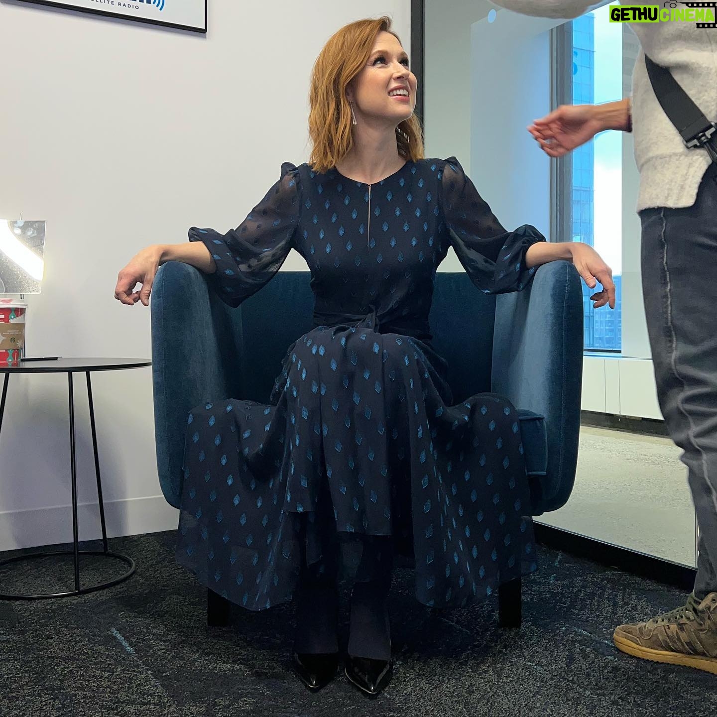 Ellie Kemper Instagram - What a great chair! I had a super fun day of press for The Great American Baking Show: Celebrity Holiday Special which streams tomorrow (Friday 12/2) on @therokuchannel. Pull up a “chair” and watch!