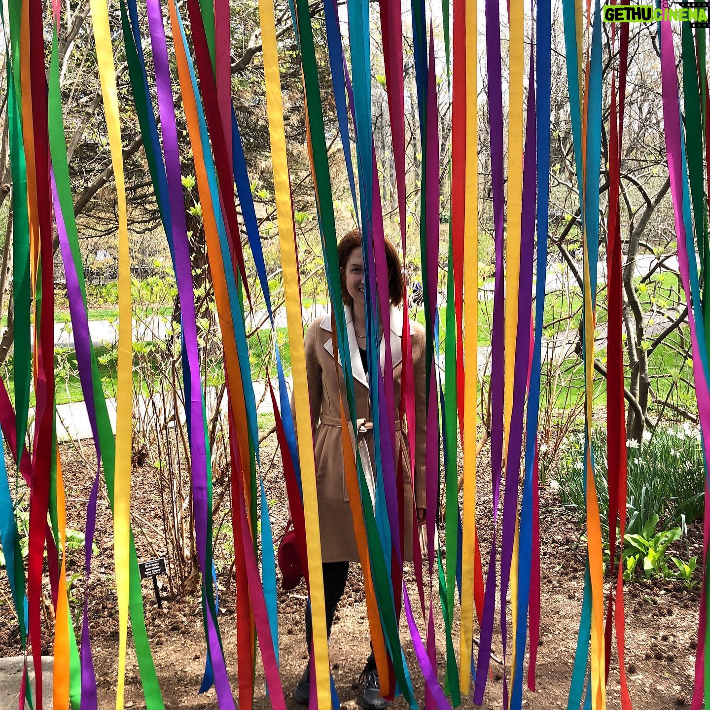 Ellie Kemper Instagram - My family (not pictured) and I (partially pictured) had a wonderful time at the New York Botanical Garden this weekend! 🌸 🌳 🌎