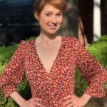 Ellie Kemper Instagram - Today I did a round of virtual press in a very real and pretty dress! #unbreakablekimmyschmidt interactive special is coming to you soooooon on @netflix!!! MAY 12TH