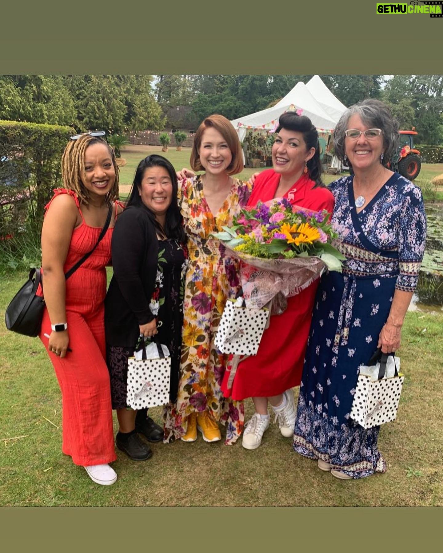 Ellie Kemper Instagram - GABS Dump 2!!! This time WITH the Great American Bakers 🥧❤️💯 @therokuchannel #GreatAmericanBakingShow