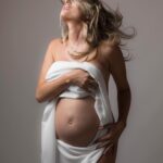 Elsa Dasc Instagram – My lonely days are over
And life is like a song 🤍🎶 
By @bbking_photos 
#pregnancylife #collaboration