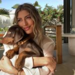 Elsa Dasc Instagram – Ariel, bienvenue chez toi 🐚🤎
La gardienne de notre bonheur 🐾🏡