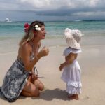 Elsa Dasc Instagram – 🎂 5 choses qui ont rendu mes 29 ans unique
1. Le retour de ma Chiara 🤍
2. Un gâteau si parfait 🍰
3. Des parents heureux😍
4. La présence de mes amis🎵
5. Mes chaussures de mer🪼
#birthdaygirl #islandlife #mauritius
⚓️ @zilecruise
🧁 @pensee_gourmande
Collaboration commerciale