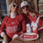 Elsa Dasc Instagram – Camera Roll d’une journée de Noël parfaite:
1. Cure of water 💦 
2. Parents to be 💌
3. I like the view 🏔️ 
4. With my Barbie girl 🎀
5. Let it snow ❄️ 
6. Table details 🍽️ 
7. My Santa baby 🎅